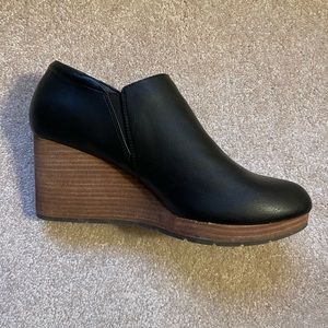 Size 11 black Dr. Scholl’s booties